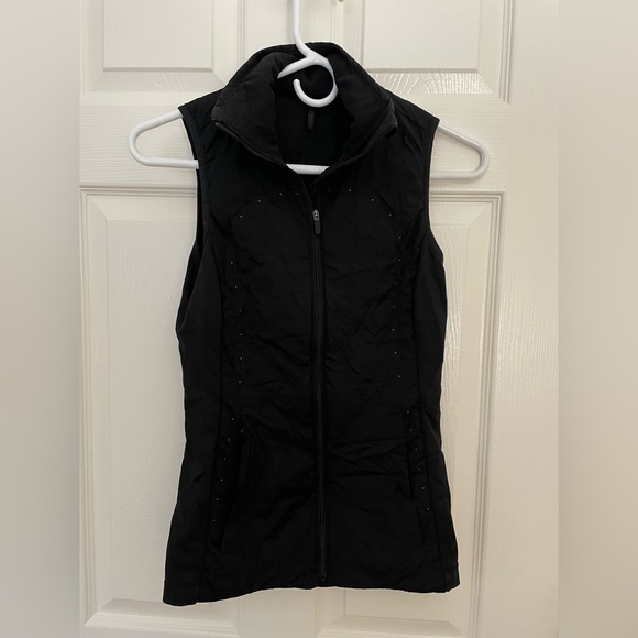 Lululemon Run for Cold Black Vest Primaloft Insulated Size 2 - Picture 3 of 7